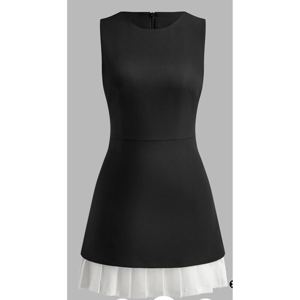Commense Two-Tone Sleeveless Pleated Black and White Sleeveless Mini Dress S